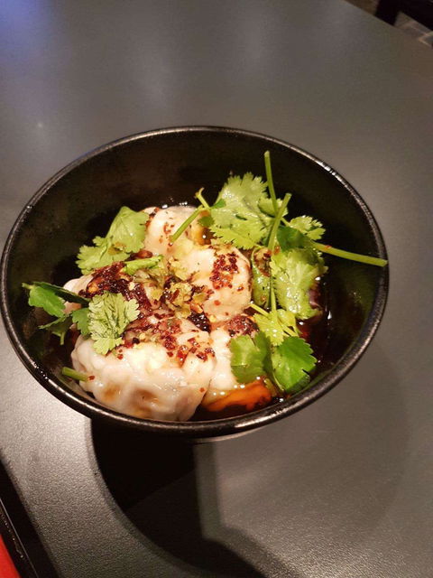 Hu's Inn - Gold Coast Attractions 0