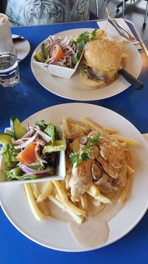 Lazy Moe's - Oakleigh - Gold Coast Attractions 0