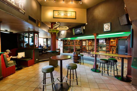 O'Malley's Irish Bar - Mooloolaba - Gold Coast Attractions 0