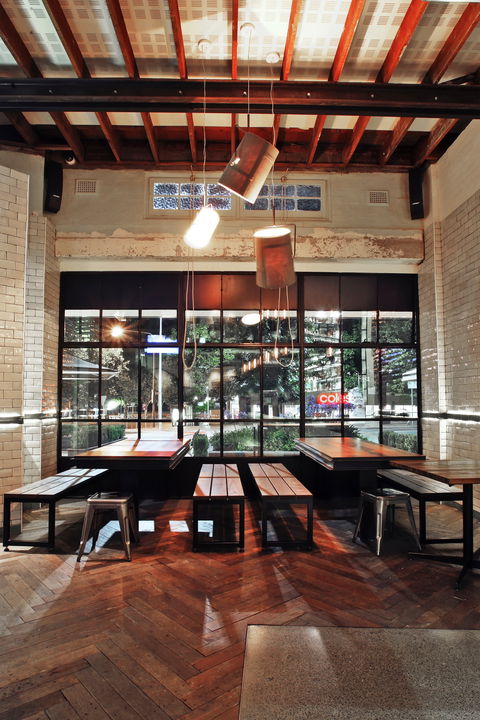 Public Bar - Gold Coast Attractions 1