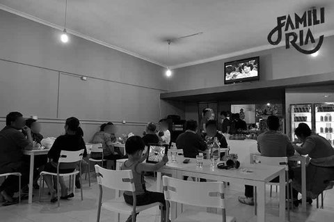 Famili Ria - Gold Coast Attractions 0