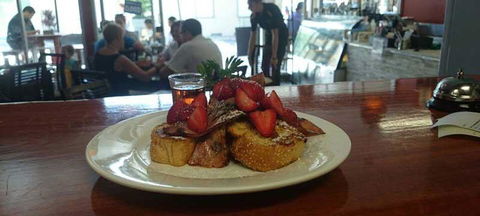 MoccaBella Cafe - Gold Coast Attractions 2