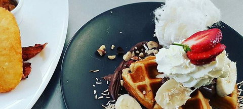 Blue Jay Cafe - Gold Coast Attractions 2