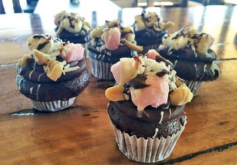 Blue Jay Cafe - Gold Coast Attractions 6