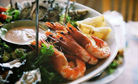 Twin Peeks Lingerie Restaurant - Gold Coast Attractions 6