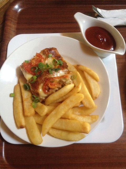 The Caves Country Pub - Gold Coast Attractions 0