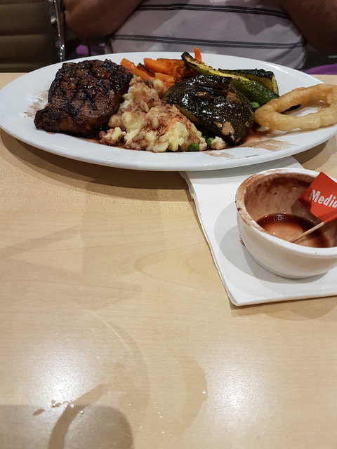 Tewantin-Noosa RSL & Citizens Memorial Club Inc - Gold Coast Attractions 6