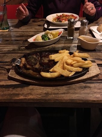 The Caves Country Pub - Gold Coast Attractions 5