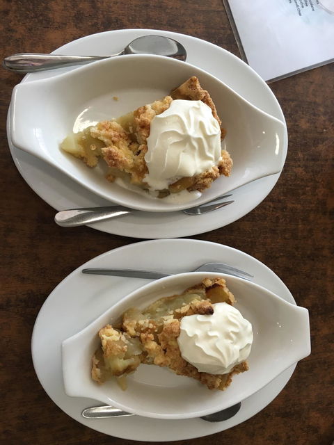 J J's Coffee Lounge - Gold Coast Attractions 4