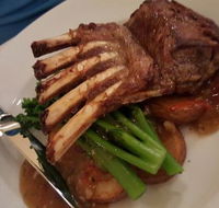 Eljays Restaurant at Comfort Inn Bay of Isles - Gold Coast Attractions