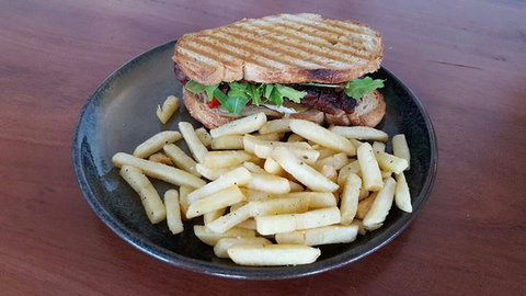 Two Little Black Birds Cafe - Gold Coast Attractions 0