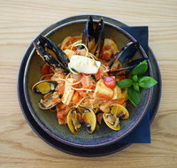 Sneaky's Restaurant - Gold Coast Attractions