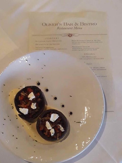 Oliver's Bar & Bistro - Gold Coast Attractions 6