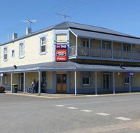 Port Wakefield Hotel - Gold Coast Attractions