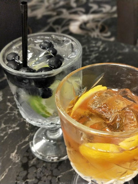 Zack's - Gold Coast Attractions 1