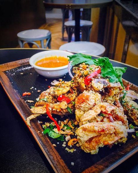 Apple Daily Bar & Eating House - Gold Coast Attractions 5