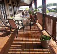 Commercial Hotel Clermont - Gold Coast Attractions