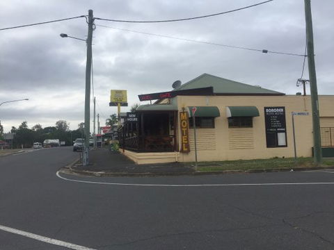 Bororen Hotel Restaurant - Gold Coast Attractions 0