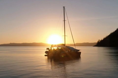 2-Night Whitsunday Islands All-Inclusive Sailing Tour From Airlie Beach - Gold Coast Attractions 0
