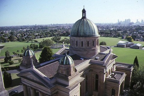 Melbourne City Tour: Lifestyle Of The Rich And Famous - Gold Coast Attractions 4