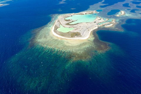 Abrolhos Islands Fixed-Wing Scenic Flight - Gold Coast Attractions 4