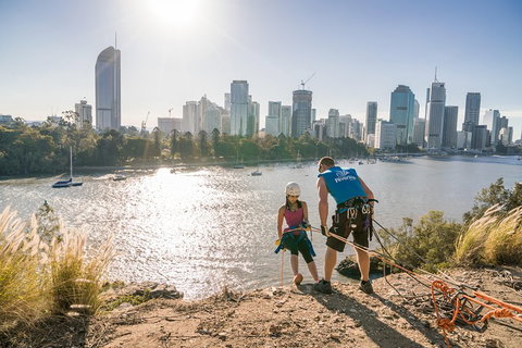 Abseiling The Kangaroo Point Cliffs In Brisbane - Gold Coast Attractions 1