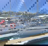 Sailing Curlew Escape on Moreton Bay - Gold Coast Attractions