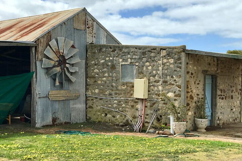Kangaroo Island Gourmet Food And Wine Trail Tour - Gold Coast Attractions 0