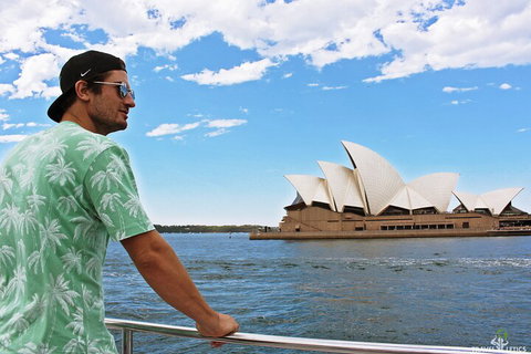 Sydney Harbour Hop-on Hop-off Cruise - Gold Coast Attractions 3