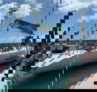 2-Night Whitsundays Sailing Cruise incl. Whitehaven Beach  Great Barrier Reef - Gold Coast Attractions