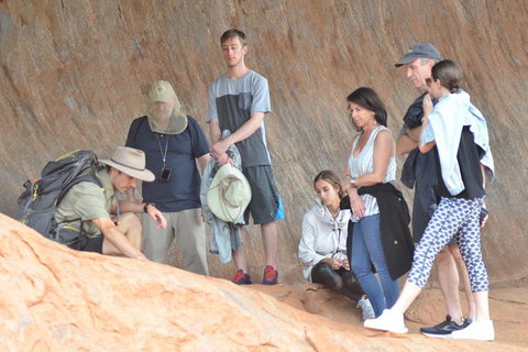Uluru Small Group Tour Including Sunset - Gold Coast Attractions 2