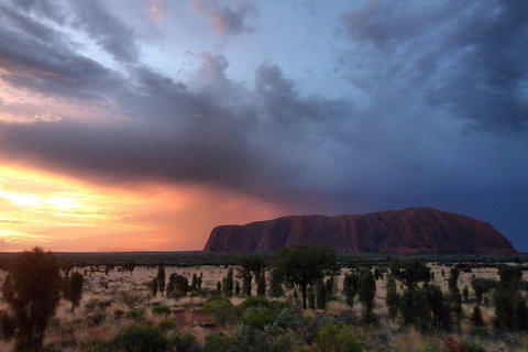 Uluru Small Group Tour Including Sunset - Gold Coast Attractions 4