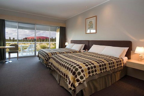 3-Day Uluru-Kata Tjuta And Kings Canyon 4WD Small-Group Eco-Tour From Alice Springs - Gold Coast Attractions 0