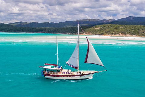 2-Day Whitsundays Sailing Adventure: SV Whitehaven - Gold Coast Attractions 0