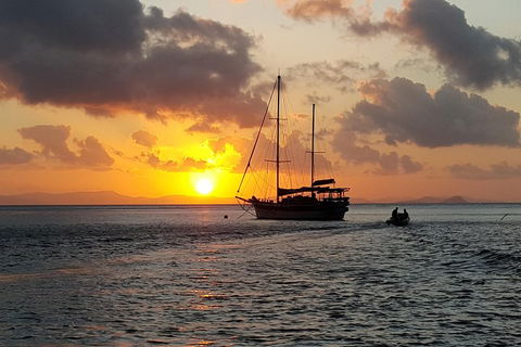 2-Day Whitsundays Sailing Adventure: SV Whitehaven - Gold Coast Attractions 4
