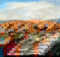 Ayers Rock Day Trip from Alice Springs Including Uluru Kata Tjuta and Sunset BBQ Dinner