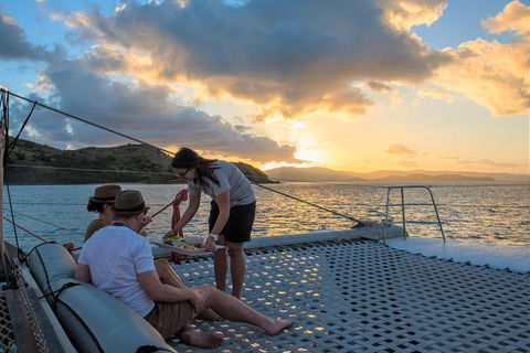 Sunset Sail In The Whitsundays - Gold Coast Attractions 2