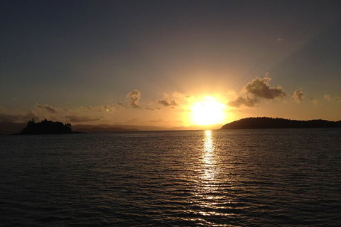 Sunset Sail In The Whitsundays - Gold Coast Attractions 4