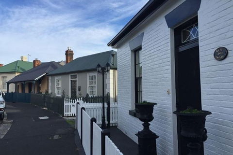 Walking Tour: Highlight Of Battery Point - Gold Coast Attractions 2