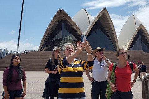 Sidney Sights And Sounds Walking Tour - Gold Coast Attractions 4